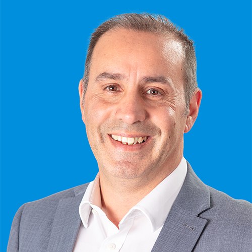 Deano Kennett with blue background