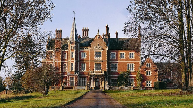 Entrance to Langley School