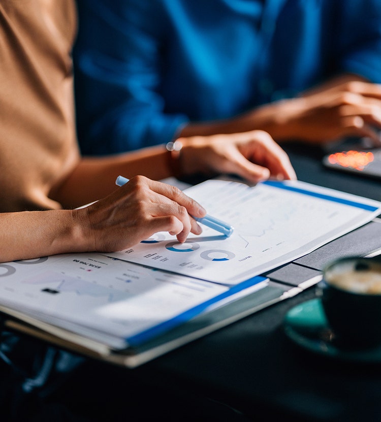 Analyzing data visualizations