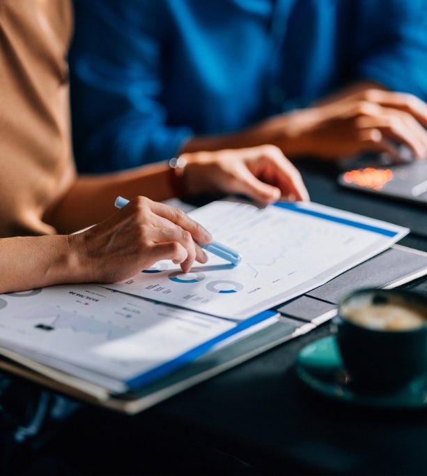 Analyzing data visualizations